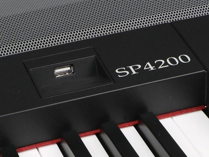 Medeli SP4200 Keyboard