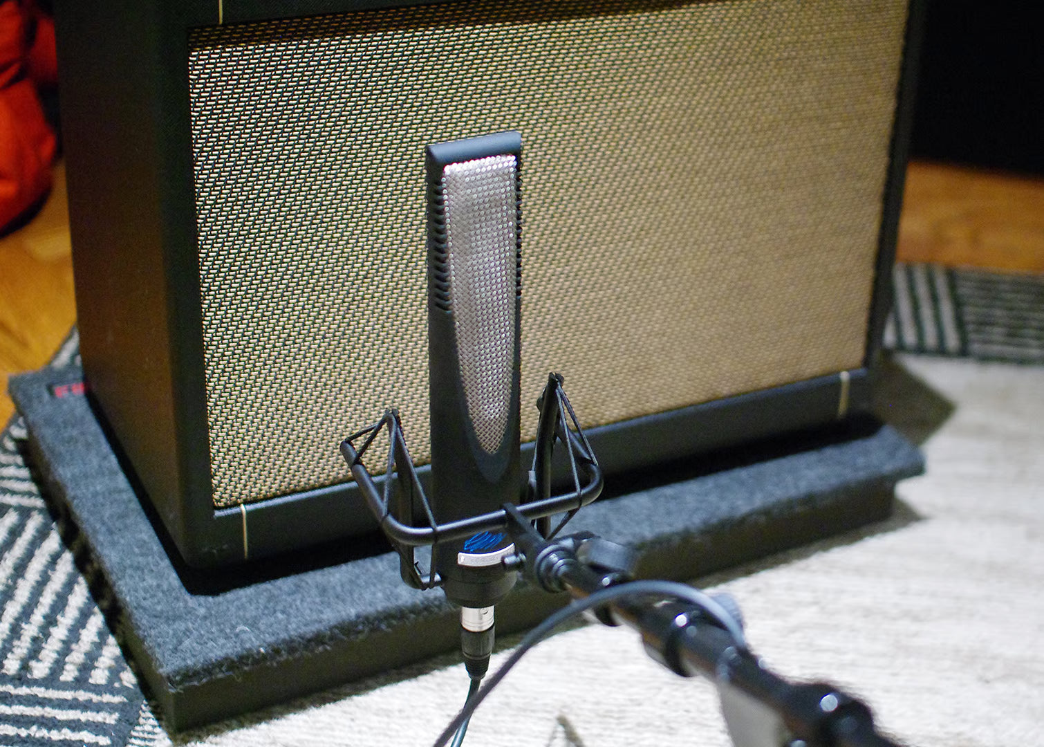 sE Electronics RNR1 Hymns Music